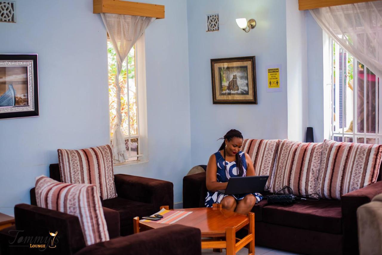 Tommy'S Airport Lounge Hotel Syokimau Exterior foto